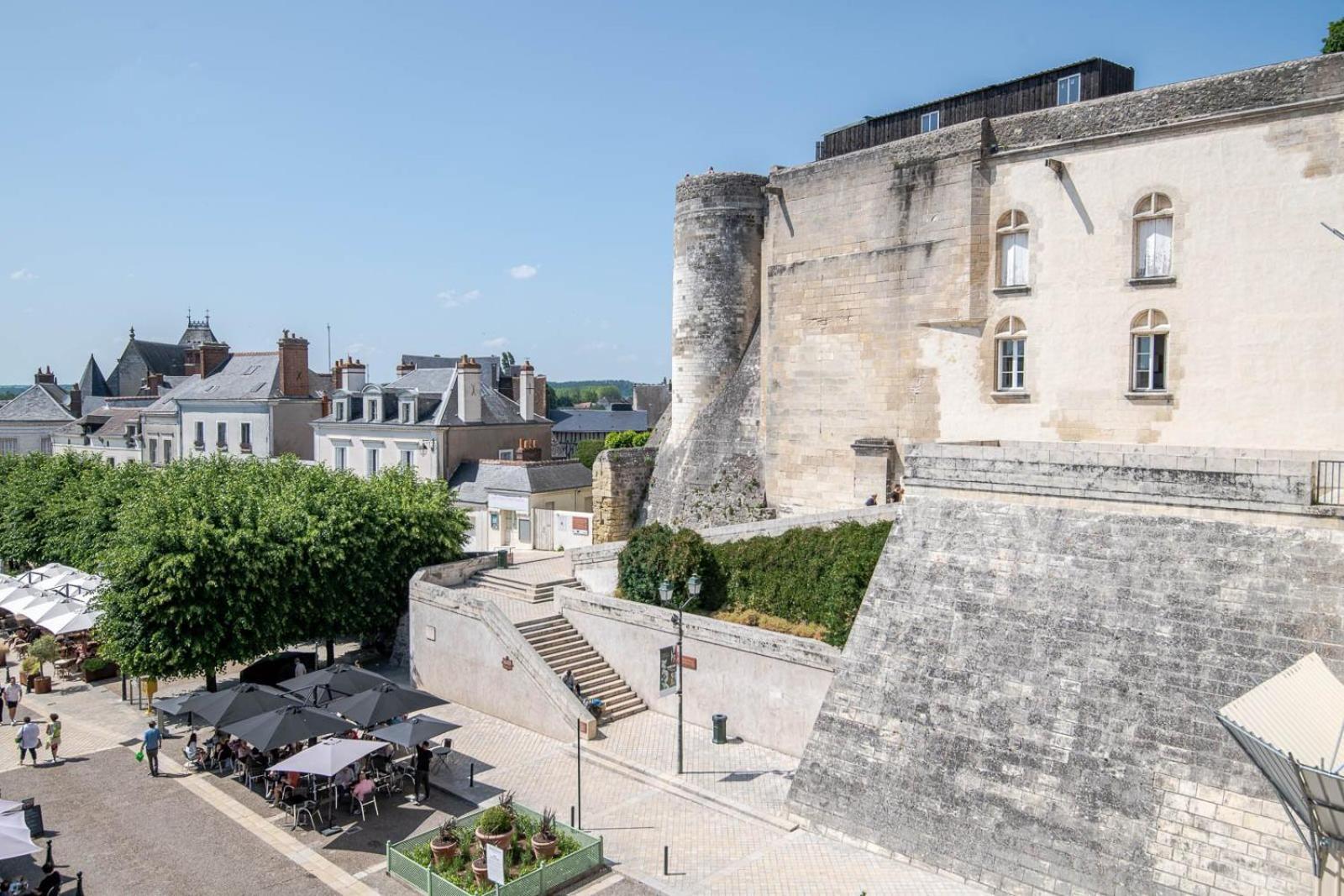 Au Pied Du Chateau D'amboise *